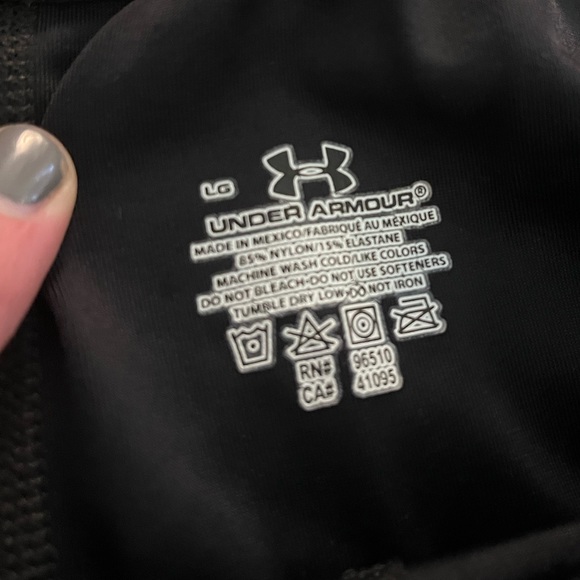 UA spandex shorts - Picture 2 of 3